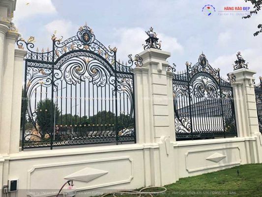 Nên Chọn Hàng Rào Sắt Mỹ Thuật Cổ Điển Biệt Thự Kiểu Pháp Hay Kiểu Ý?