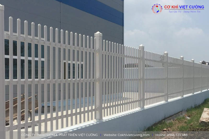 Hàng rào sắt hộp Cơ khí Việt Cường thi công