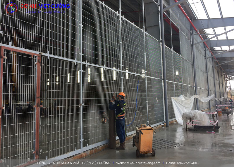 Thi công hàng rào tại KCN Phú Thị - Gia Lâm