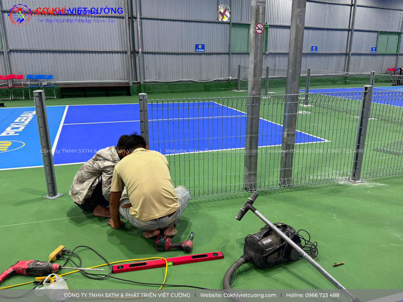 Thi công hàng rào lưới thép ngăn sân Pickleball Hoài Đức