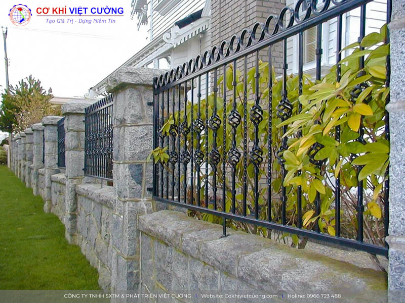 Beautiful artistic iron fence model