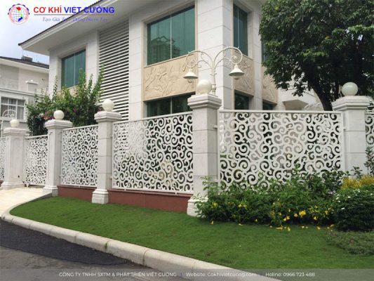 Hàng rào sắt CNC đẹp và an toàn với tone màu trắng